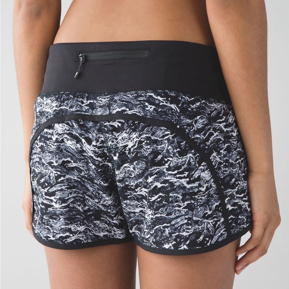 Lululemon Run Times Short Nami Wave White Black / Black EHC - Size 6